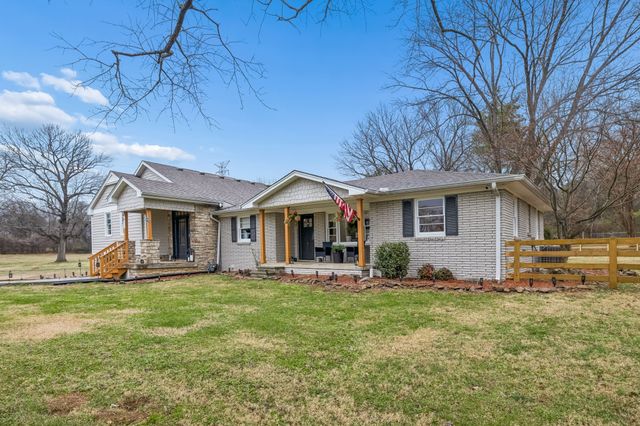 5935 S New Hope Rd, Hermitage, TN 37076