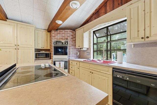 7689 Lawrence Road, Boynton Beach, FL 33436