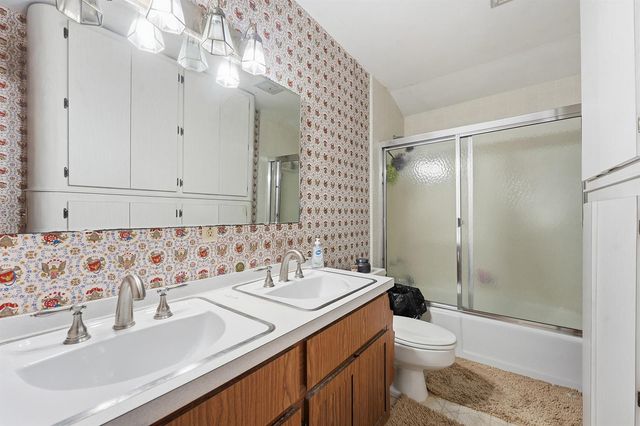 7689 Lawrence Road, Boynton Beach, FL 33436