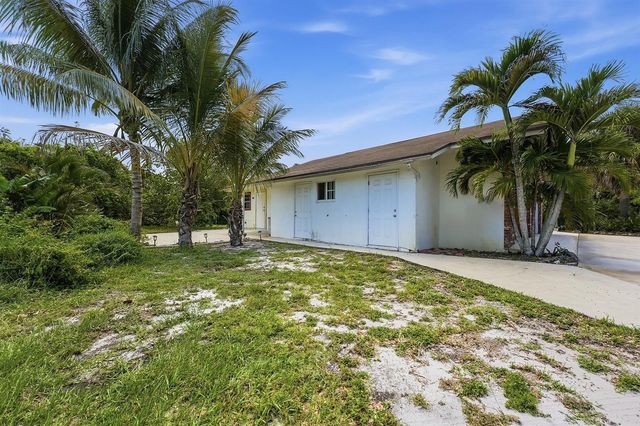 7689 Lawrence Road, Boynton Beach, FL 33436