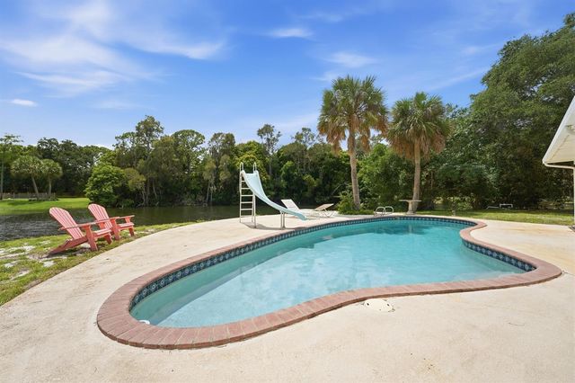 7689 Lawrence Road, Boynton Beach, FL 33436