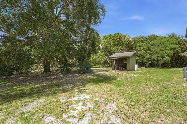 7689 Lawrence Road, Boynton Beach, FL 33436