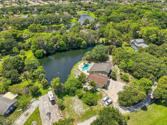 7689 Lawrence Road, Boynton Beach, FL 33436
