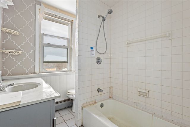 73 Wainwright Street, Providence, RI 02908