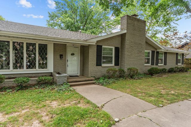 2266 S Meadowview Avenue, Springfield, MO 65804