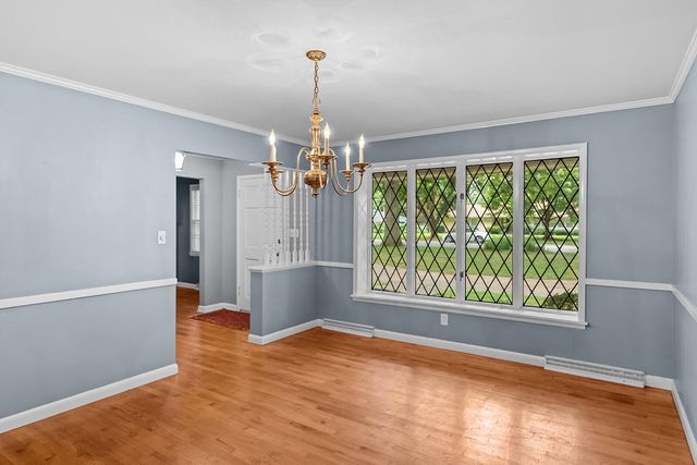 2266 S Meadowview Avenue, Springfield, MO 65804