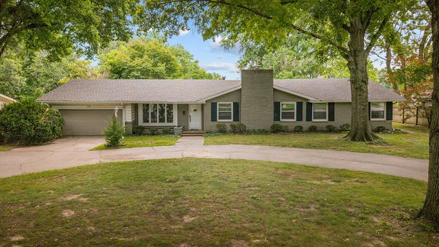 2266 S Meadowview Avenue, Springfield, MO 65804