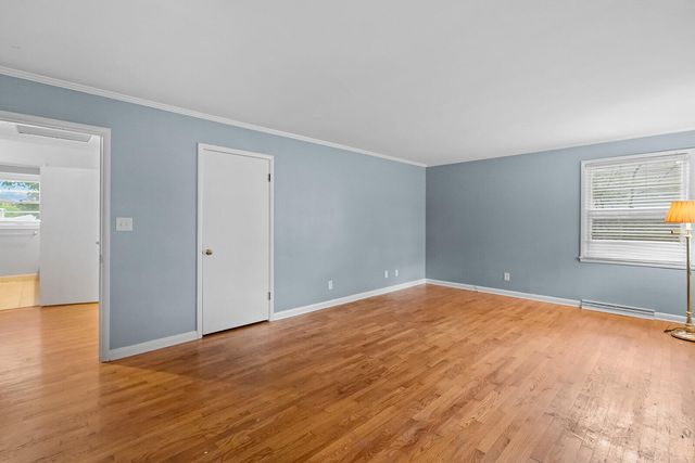 2266 S Meadowview Avenue, Springfield, MO 65804