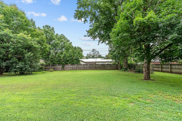 2266 S Meadowview Avenue, Springfield, MO 65804