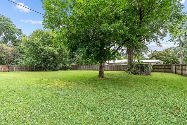 2266 S Meadowview Avenue, Springfield, MO 65804