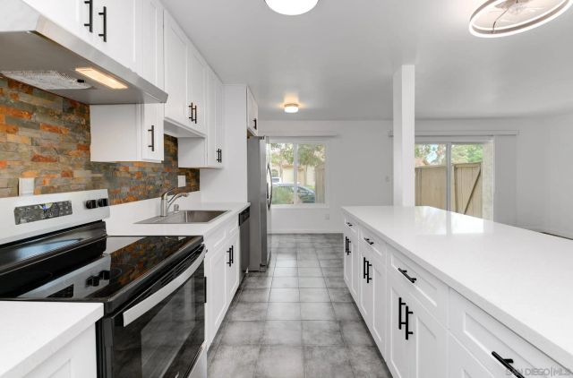 2388 Grand, San Diego, CA 92109