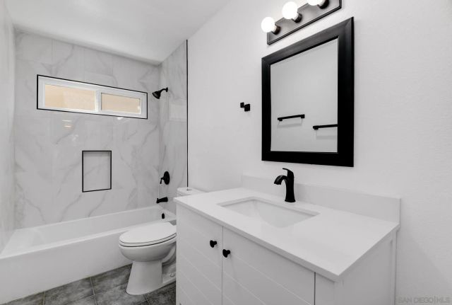 2388 Grand, San Diego, CA 92109