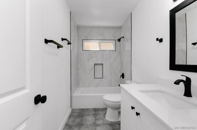 2388 Grand, San Diego, CA 92109