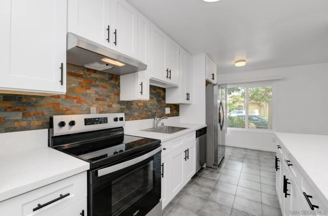 2388 Grand, San Diego, CA 92109