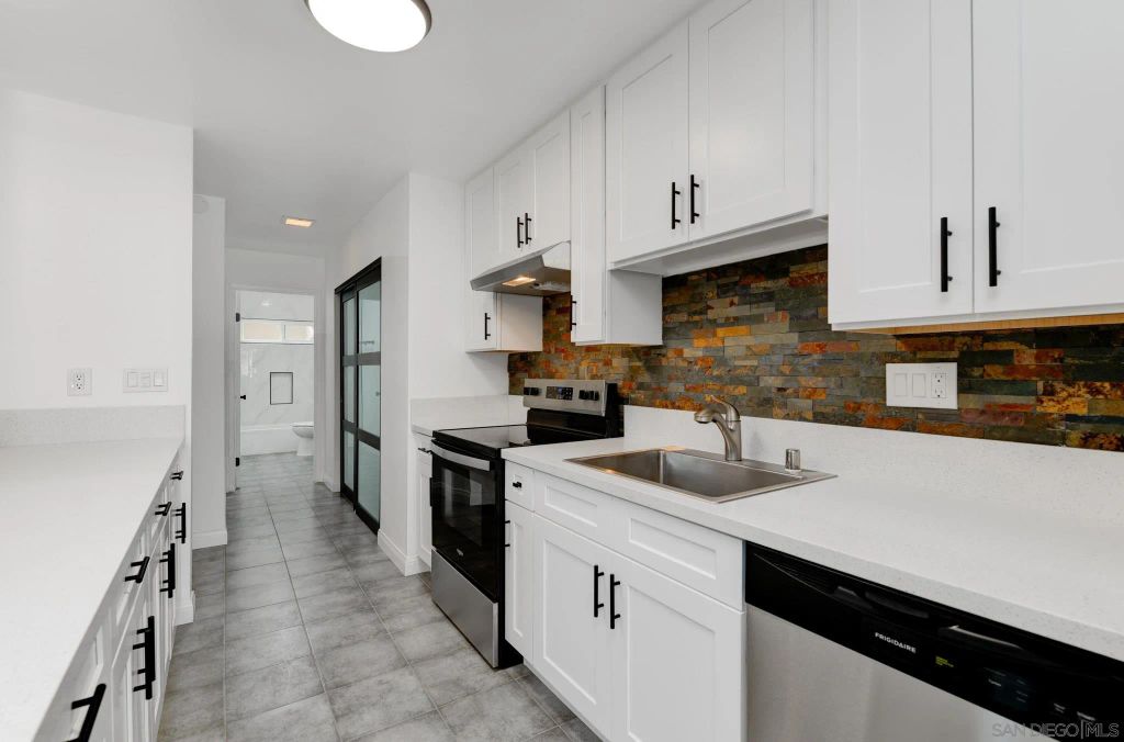 2388 Grand, San Diego, CA 92109