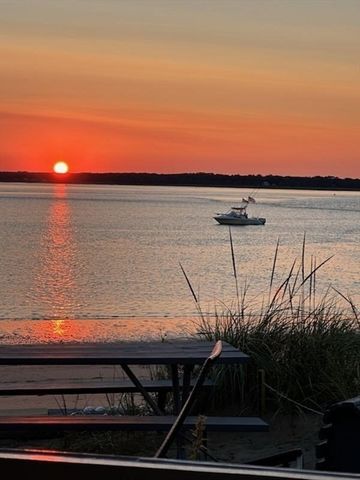 12 Barker WINTER, Newburyport, MA 01950