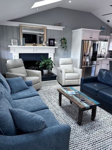 12 Barker WINTER, Newburyport, MA 01950