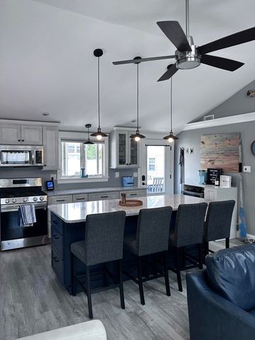 12 Barker WINTER, Newburyport, MA 01950