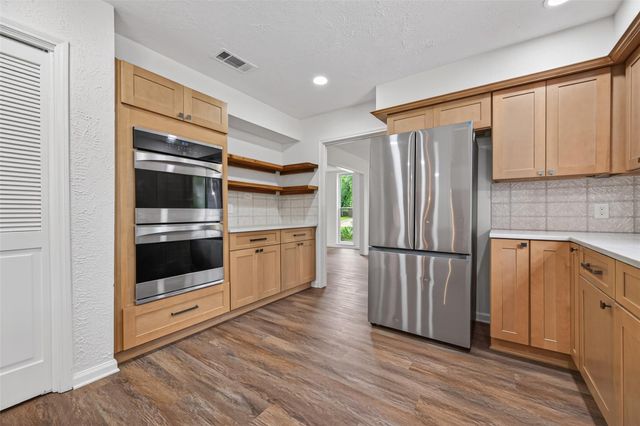 6511 Bayonne Drive, Spring, TX 77389