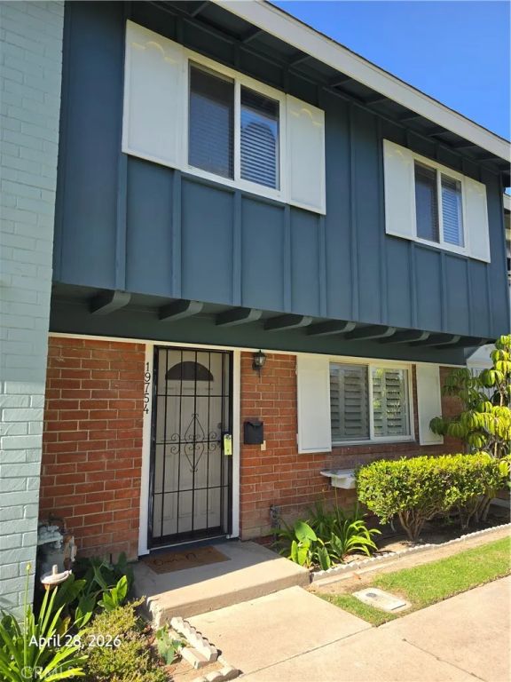 19754 Kingswood Lane, Huntington Beach, CA 92646