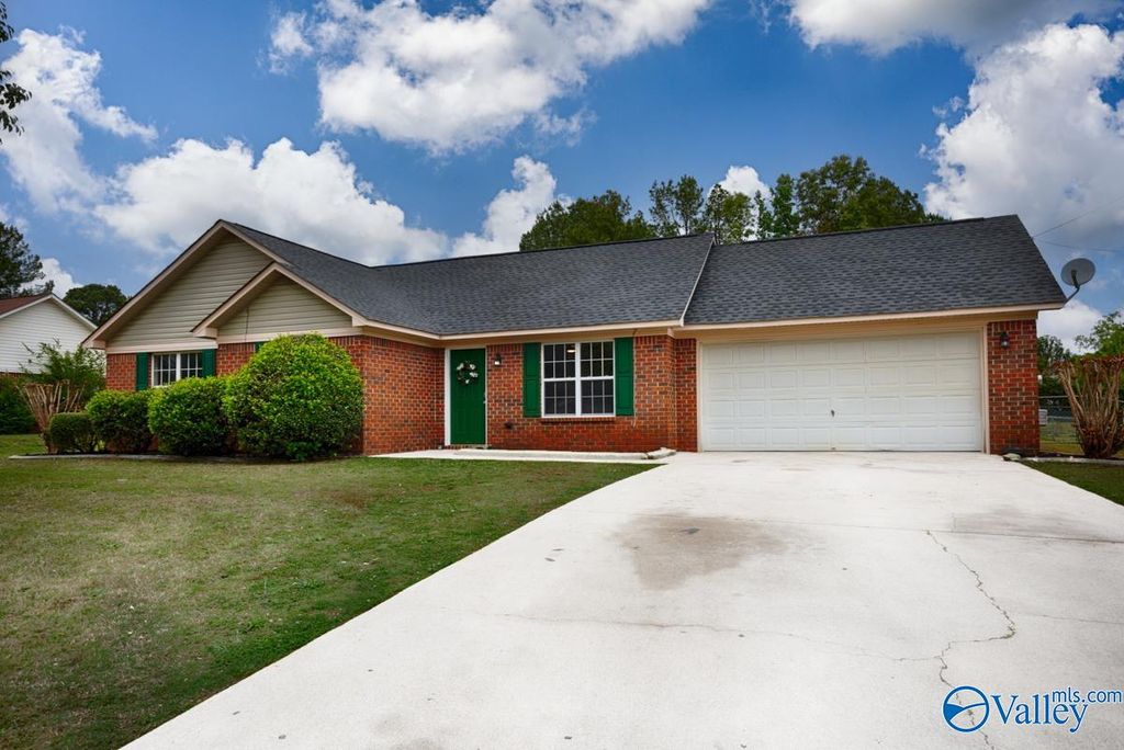 107 Silver Poplar Place, Harvest, AL 35749