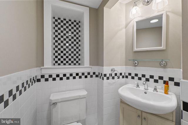 4909 AURORA DR, Kensington, MD 20895