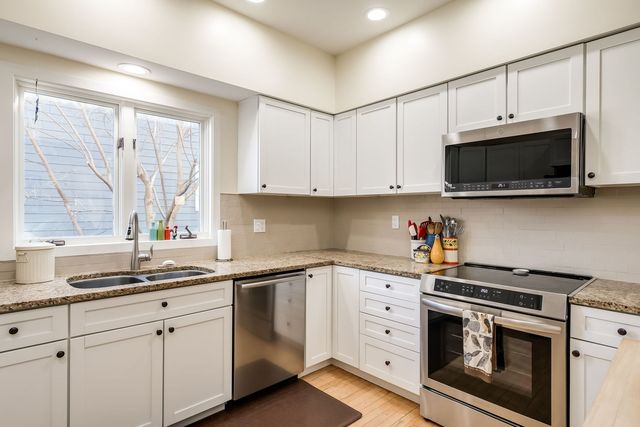 1032 Clinton Avenue, Oak Park, IL 60304