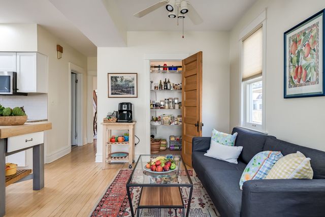 1032 Clinton Avenue, Oak Park, IL 60304