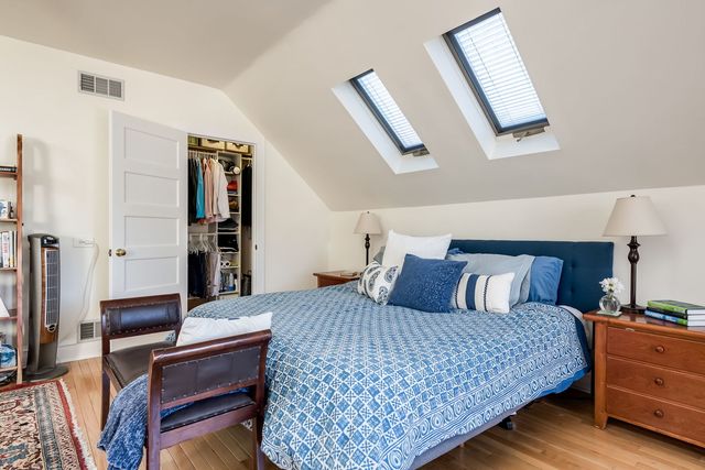 1032 Clinton Avenue, Oak Park, IL 60304