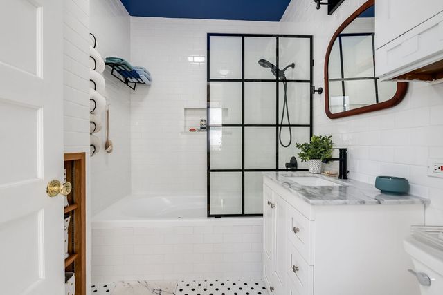 1032 Clinton Avenue, Oak Park, IL 60304