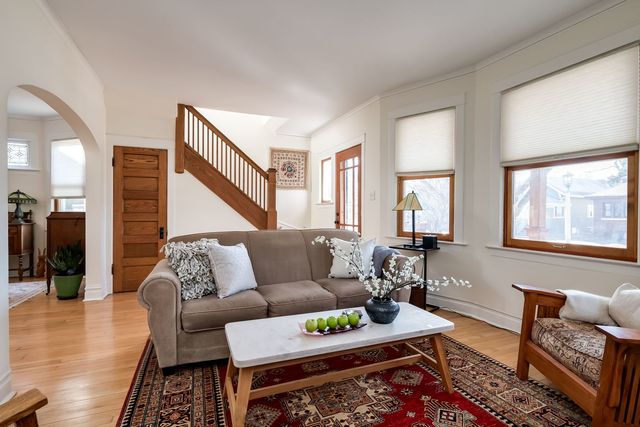 1032 Clinton Avenue, Oak Park, IL 60304