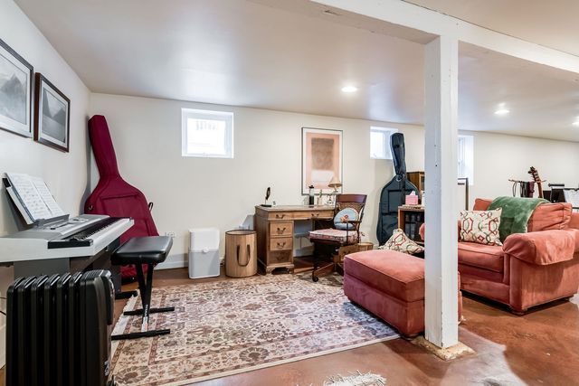 1032 Clinton Avenue, Oak Park, IL 60304