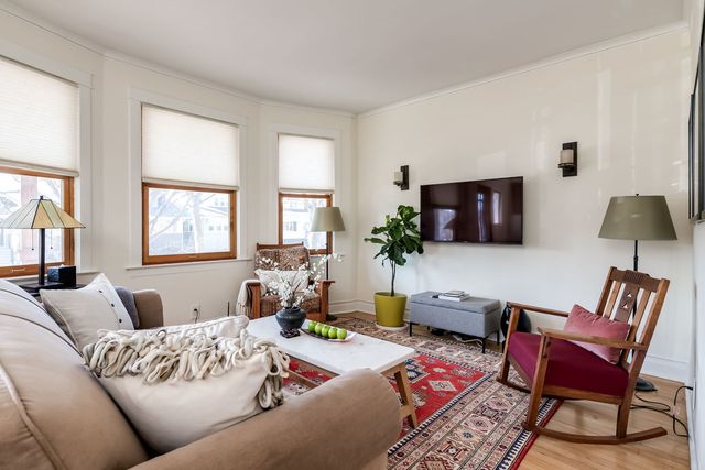 1032 Clinton Avenue, Oak Park, IL 60304