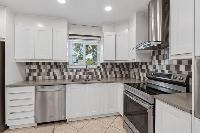 2388 Zeder Avenue, Delray Beach, FL 33444