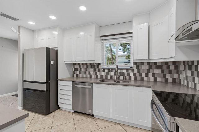 2388 Zeder Avenue, Delray Beach, FL 33444