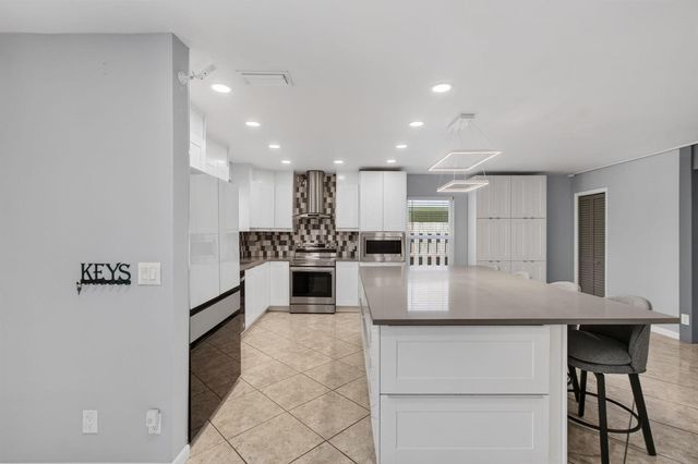 2388 Zeder Avenue, Delray Beach, FL 33444