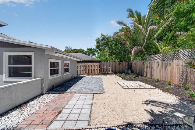 2388 Zeder Avenue, Delray Beach, FL 33444