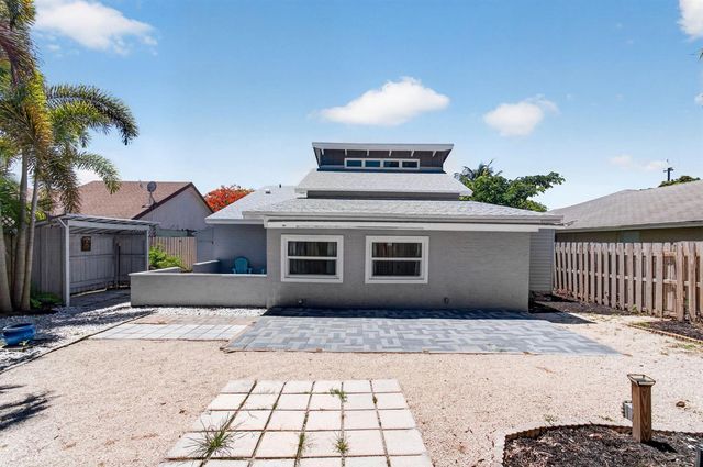2388 Zeder Avenue, Delray Beach, FL 33444