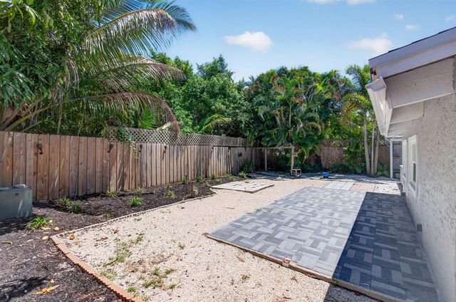 2388 Zeder Avenue, Delray Beach, FL 33444