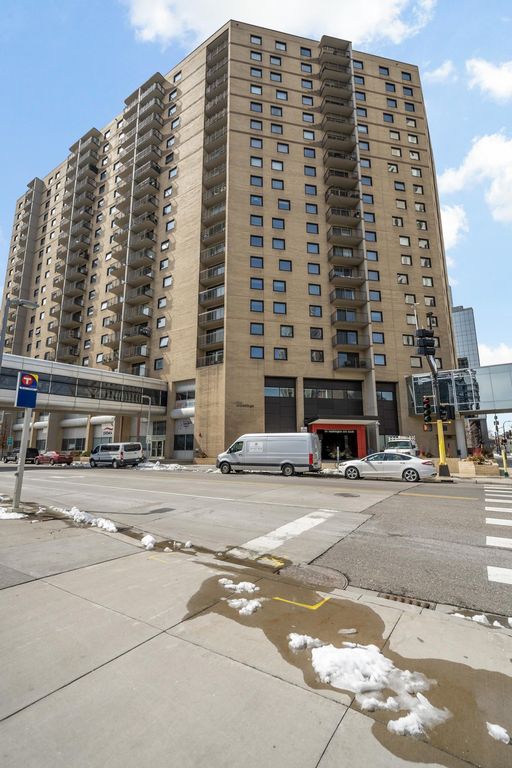 250 2nd Avenue S 205, Minneapolis, MN 55401 — exterior