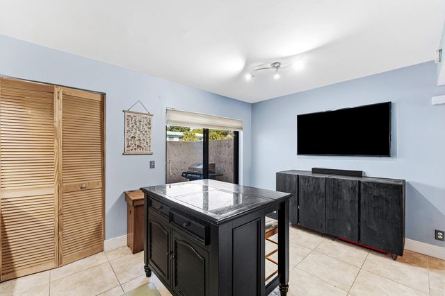 236 SE 10th Avenue, Pompano Beach, FL 33060