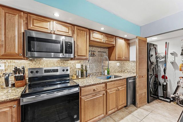 236 SE 10th Avenue, Pompano Beach, FL 33060