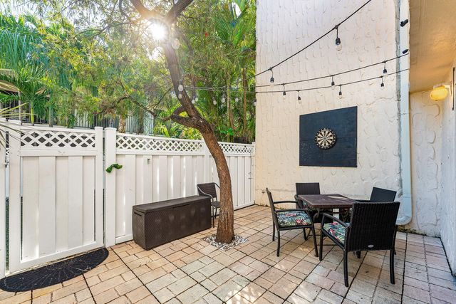 236 SE 10th Avenue, Pompano Beach, FL 33060