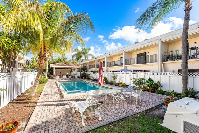 236 SE 10th Avenue, Pompano Beach, FL 33060