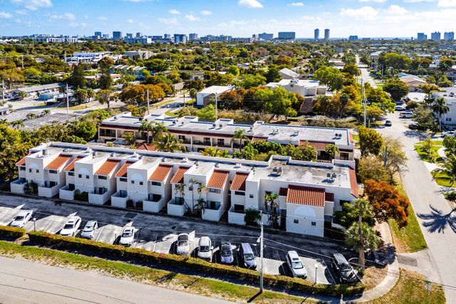 236 SE 10th Avenue, Pompano Beach, FL 33060