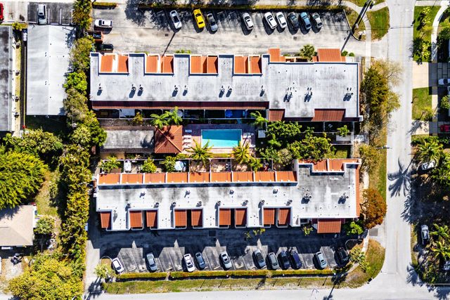 236 SE 10th Avenue, Pompano Beach, FL 33060