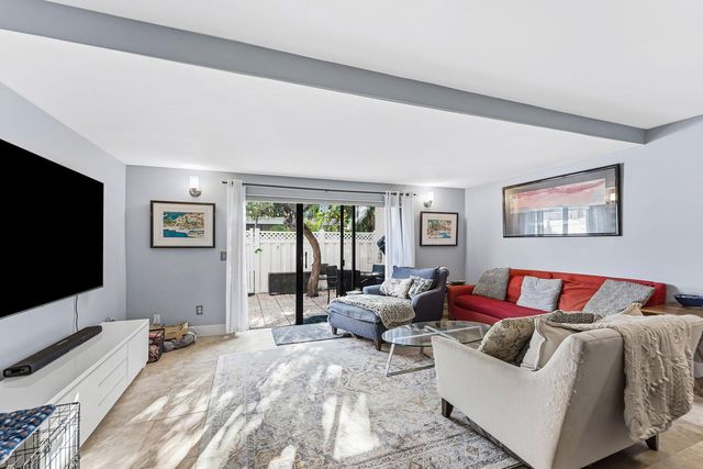 236 SE 10th Avenue, Pompano Beach, FL 33060