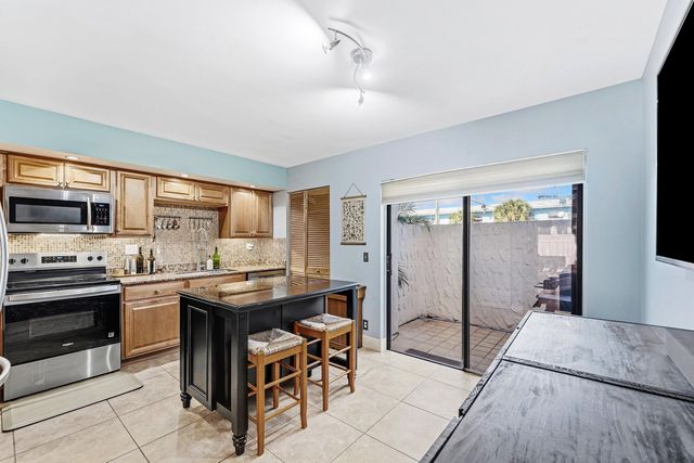 236 SE 10th Avenue, Pompano Beach, FL 33060