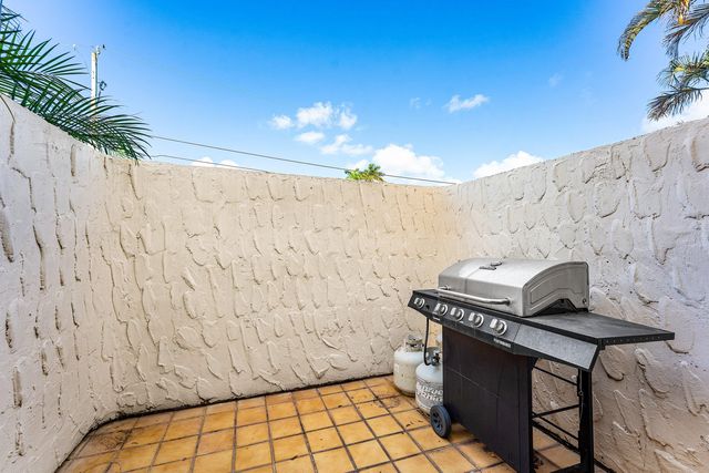 236 SE 10th Avenue, Pompano Beach, FL 33060