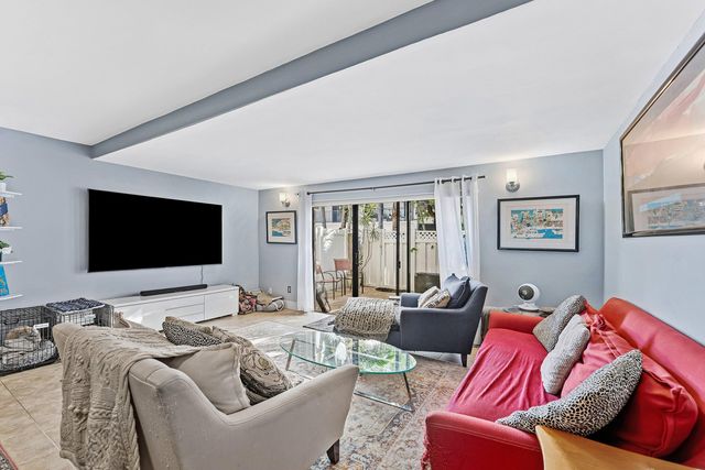 236 SE 10th Avenue, Pompano Beach, FL 33060